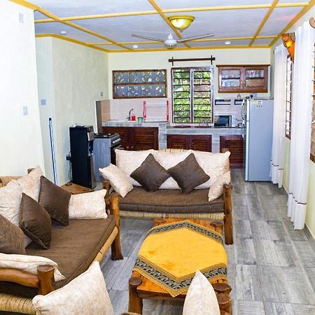 Apartmenthaus Salama Villen In Diani Diani Beach Eksteriør billede